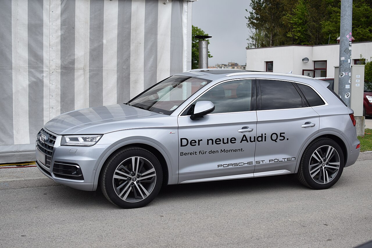 2020 Audi Q5 40 TFSI — side profile