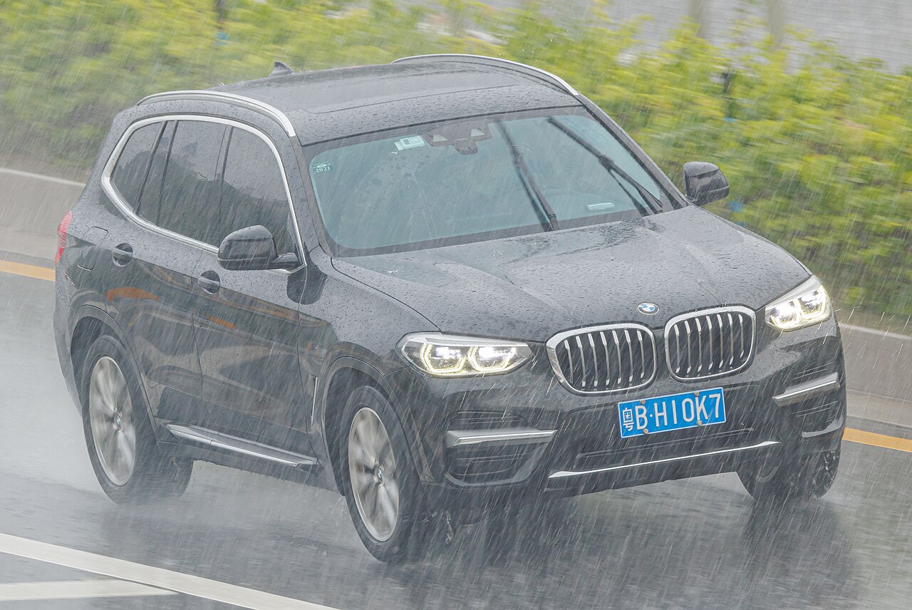 BMW X3 — exterior view
