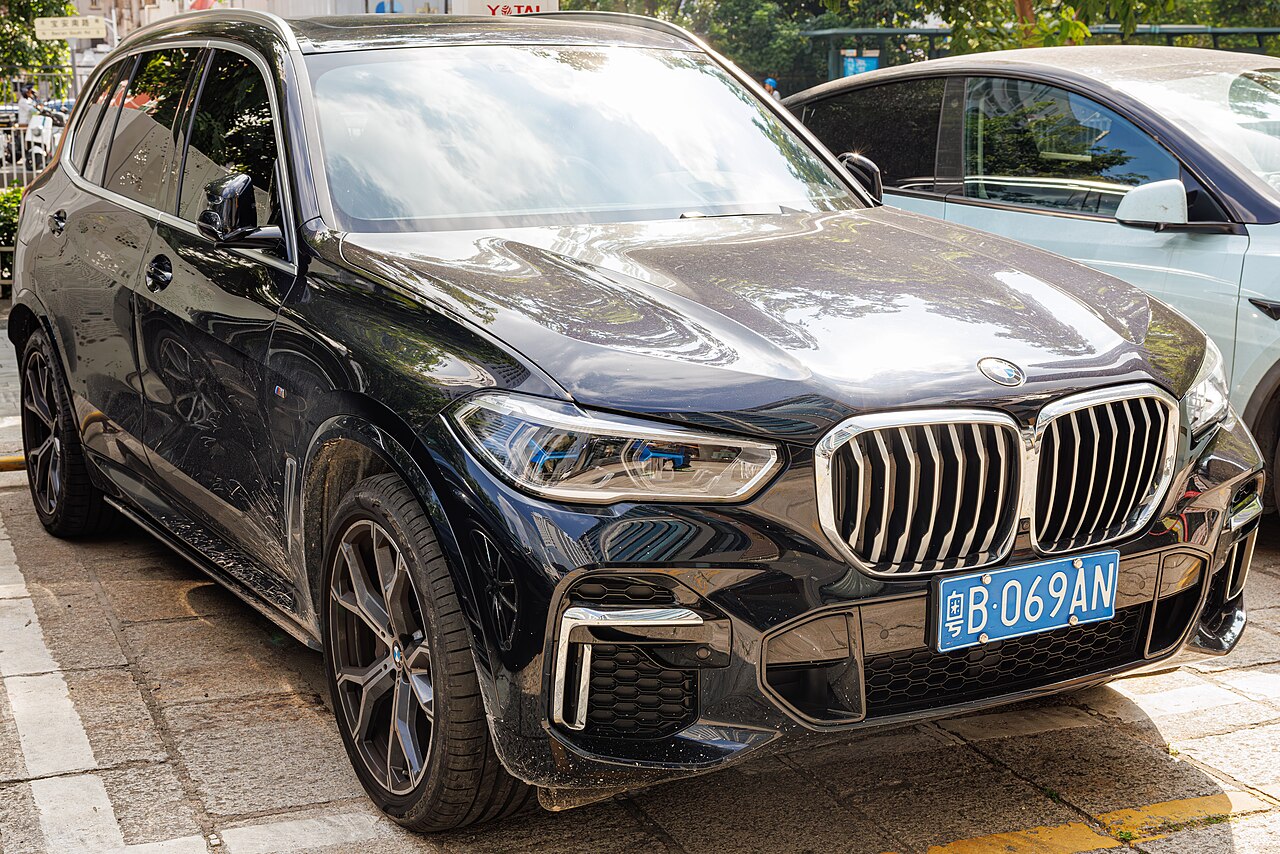 2020 BMW X5 xDrive40i — exterior view