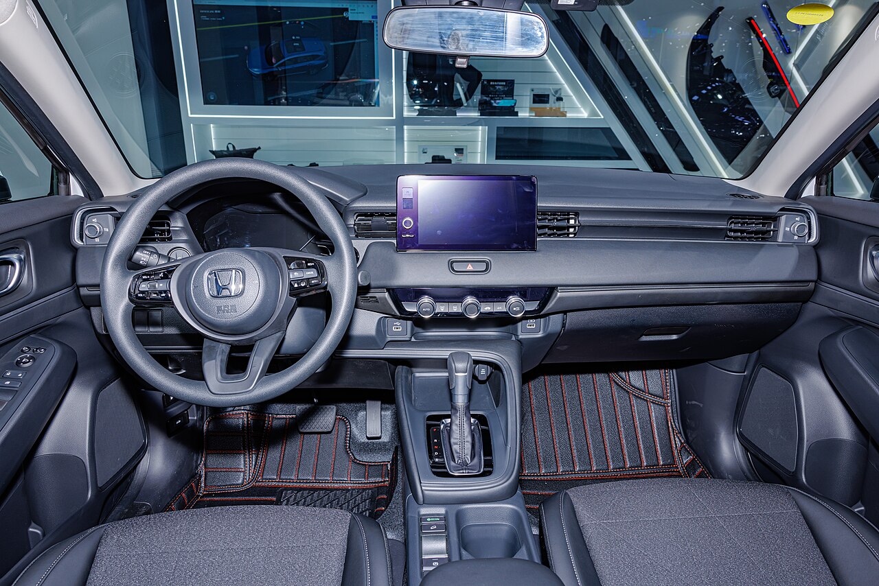Honda Vezel — interior, dashboard and cabin