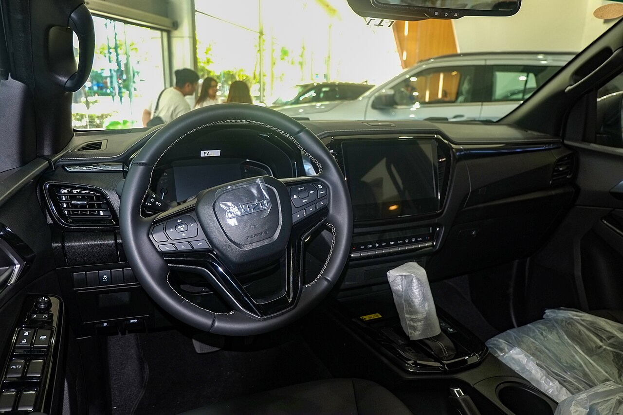 Isuzu D-Max — interior, dashboard and cabin