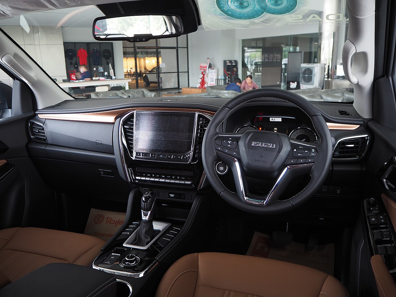 Isuzu MU-X — interior, dashboard and cabin