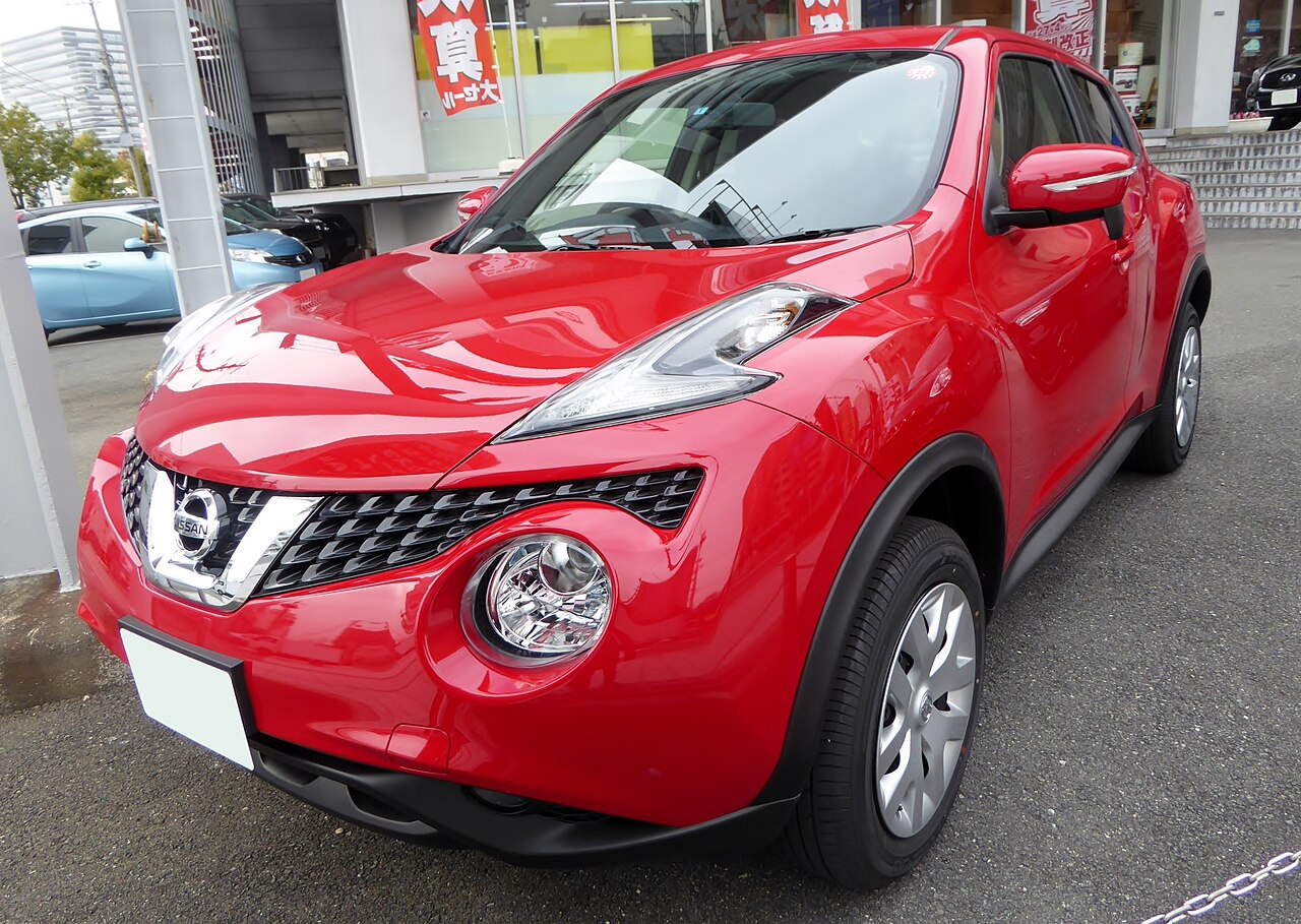 Nissan Juke — front three-quarter exterior view