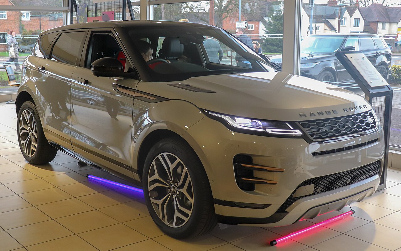 Range Rover Evoque — front three-quarter exterior view