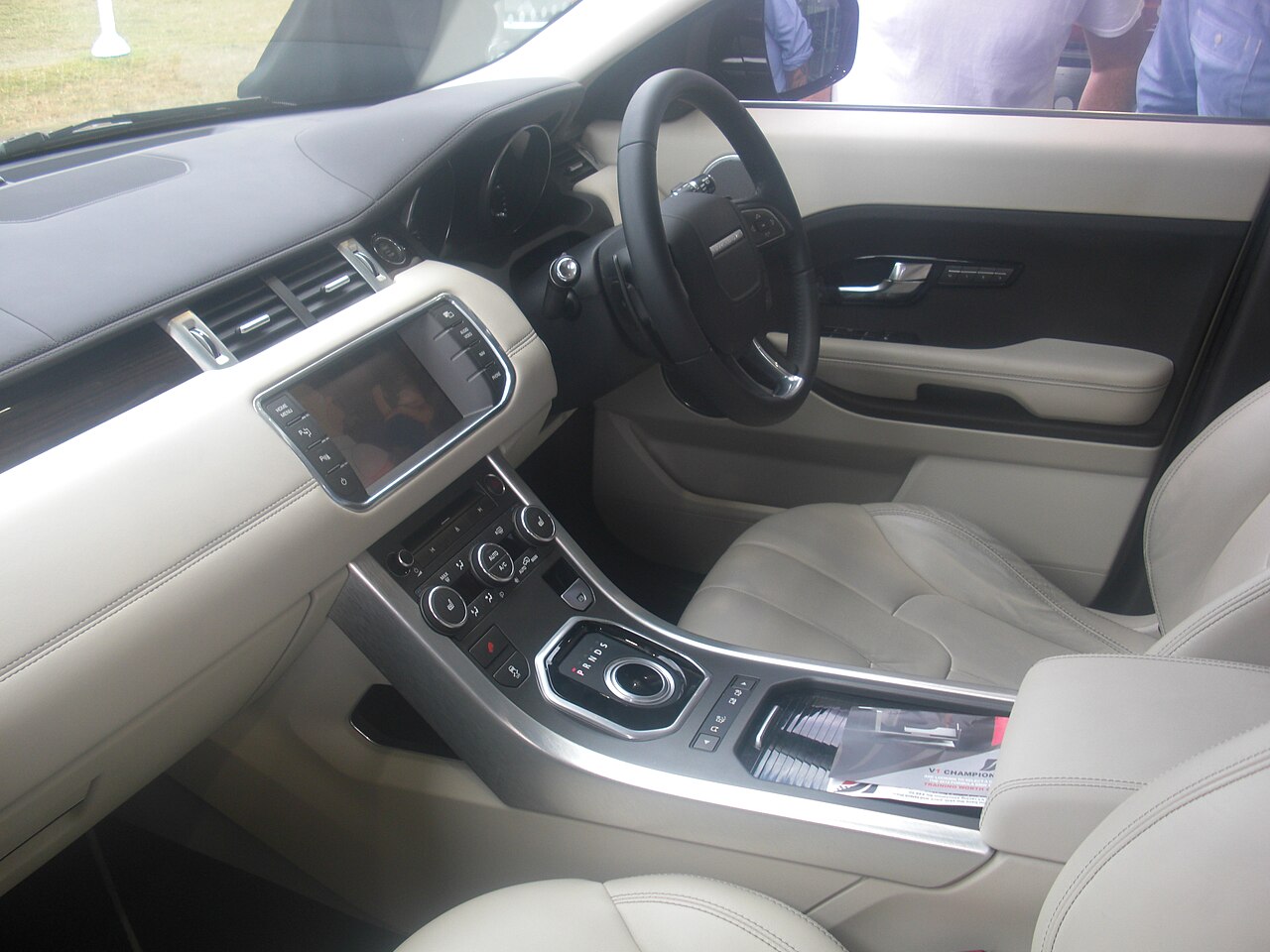 Range Rover Evoque — interior, dashboard and cabin
