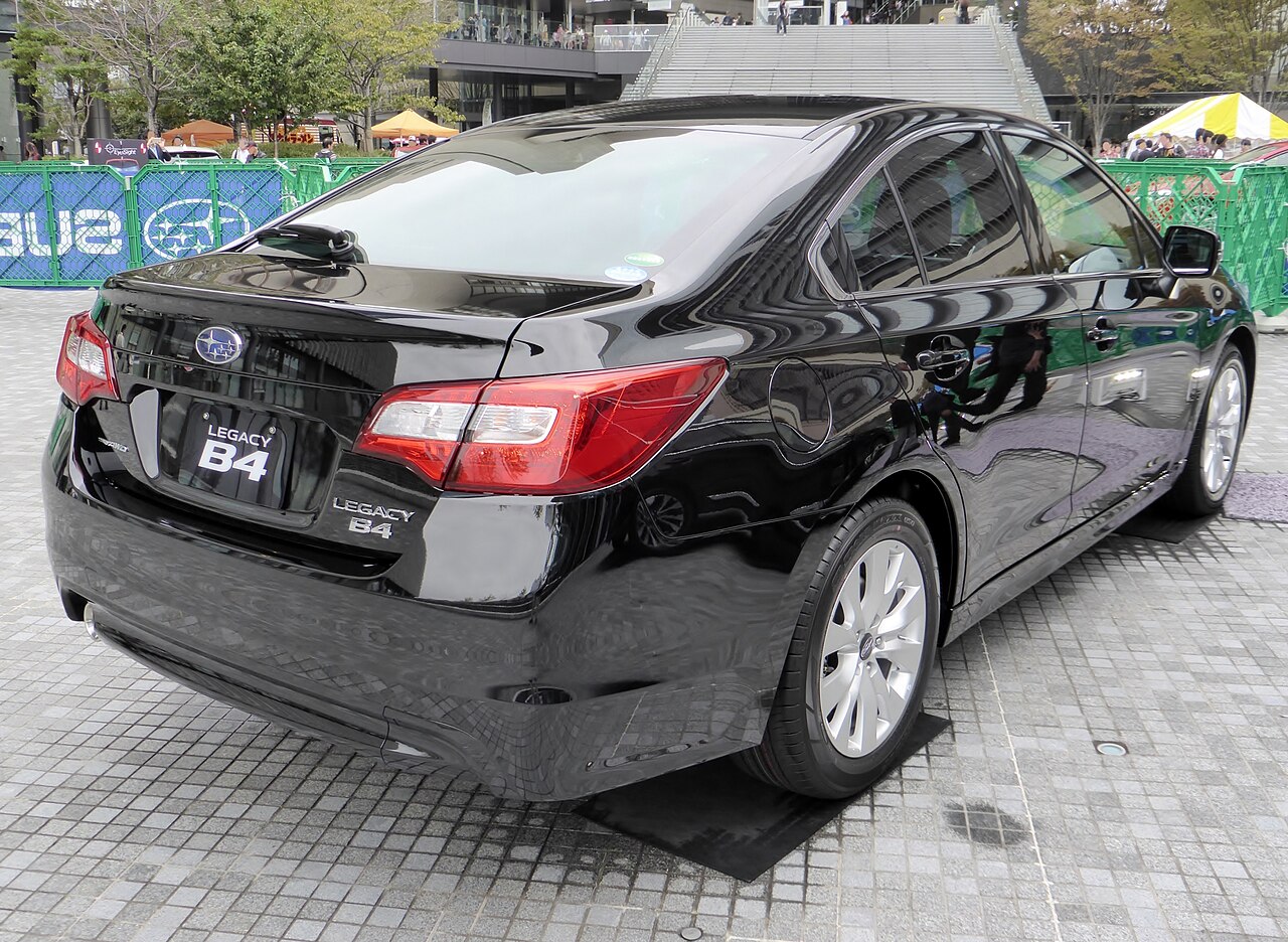 Subaru Legacy — rear three-quarter view