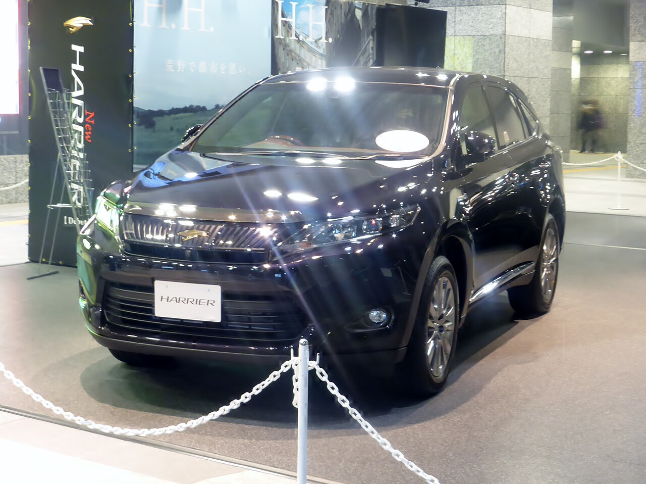 2020 Toyota Harrier — front three-quarter exterior view