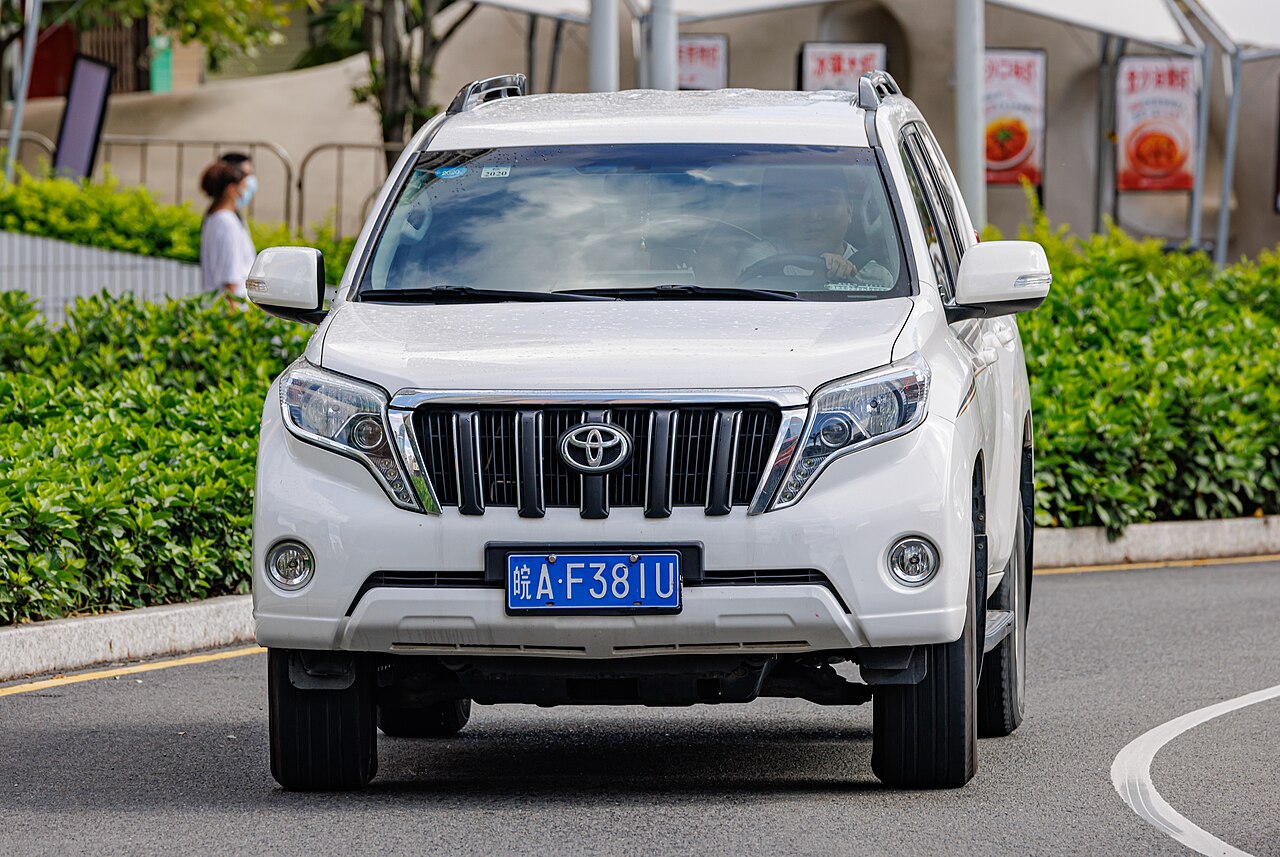 2022 Toyota Land Cruiser Prado TXL — exterior view