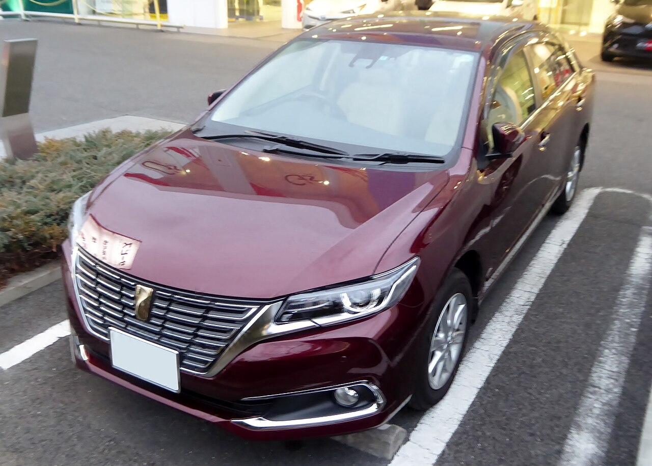 Toyota Premio — front three-quarter exterior view